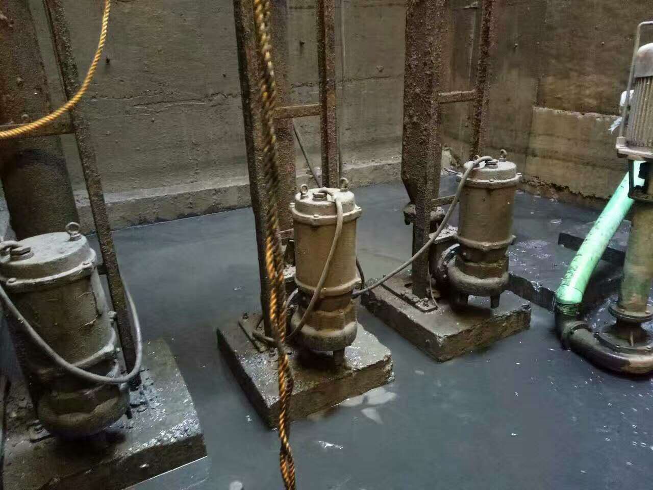 瑶海污水池清理